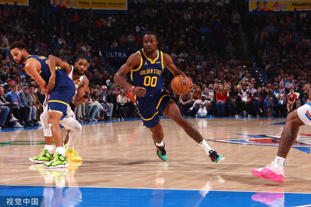 凭借犀利的 凭借犀利的