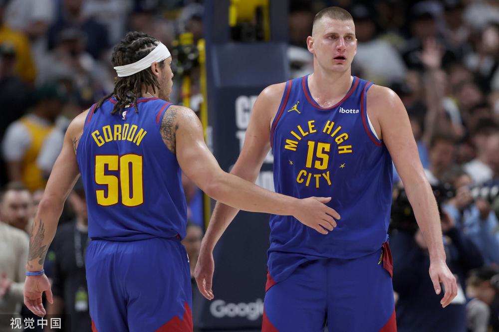 坚持不懈的 坚持不懈的